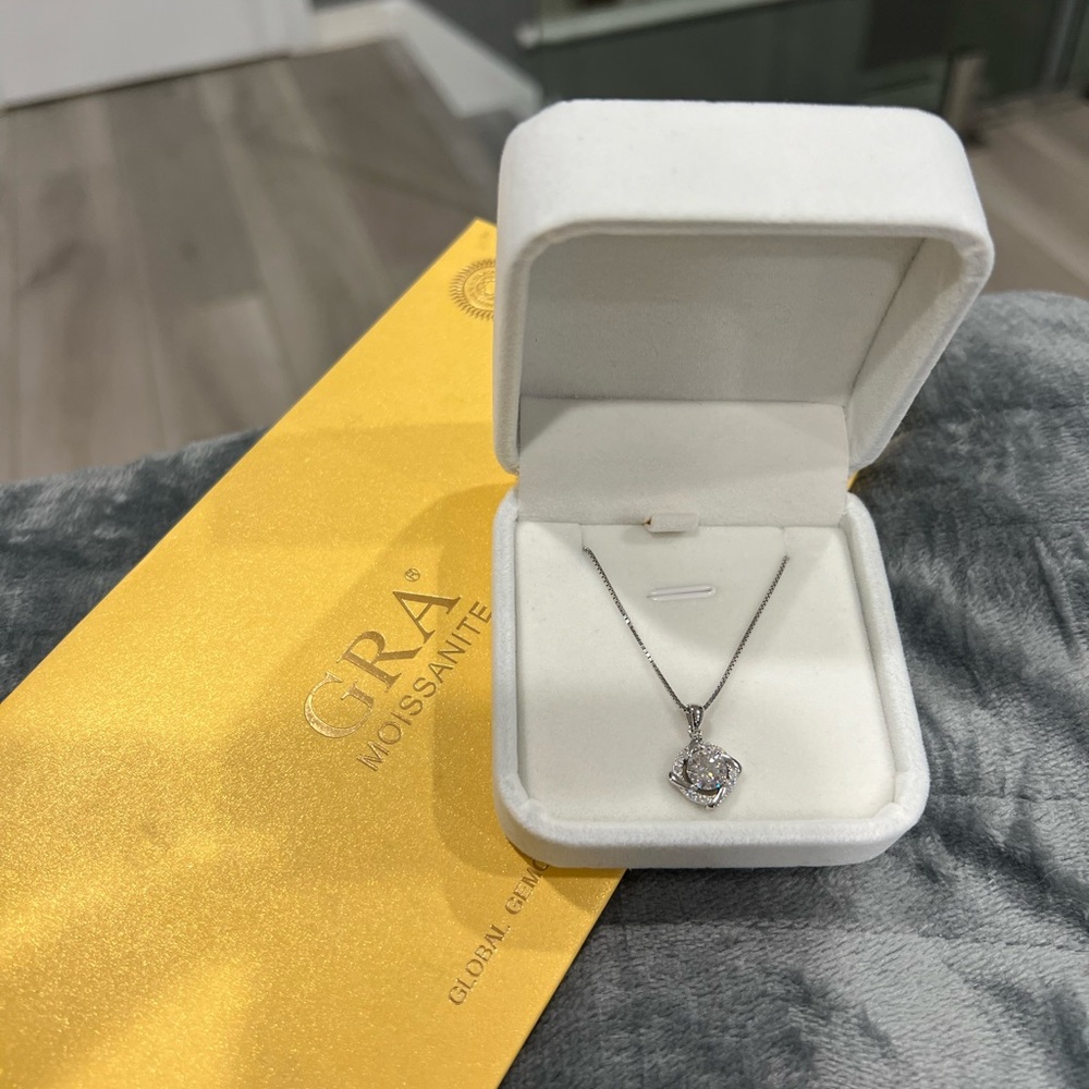🆕 moissanite diamond pendant necklace - Picture 12 of 12